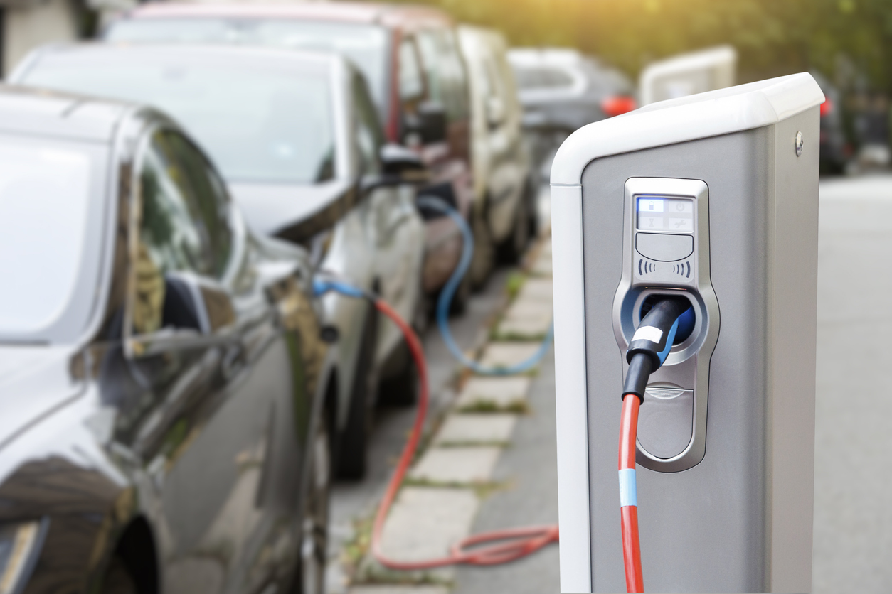 Hybrid Vs. Electric Cars: Which is Better?