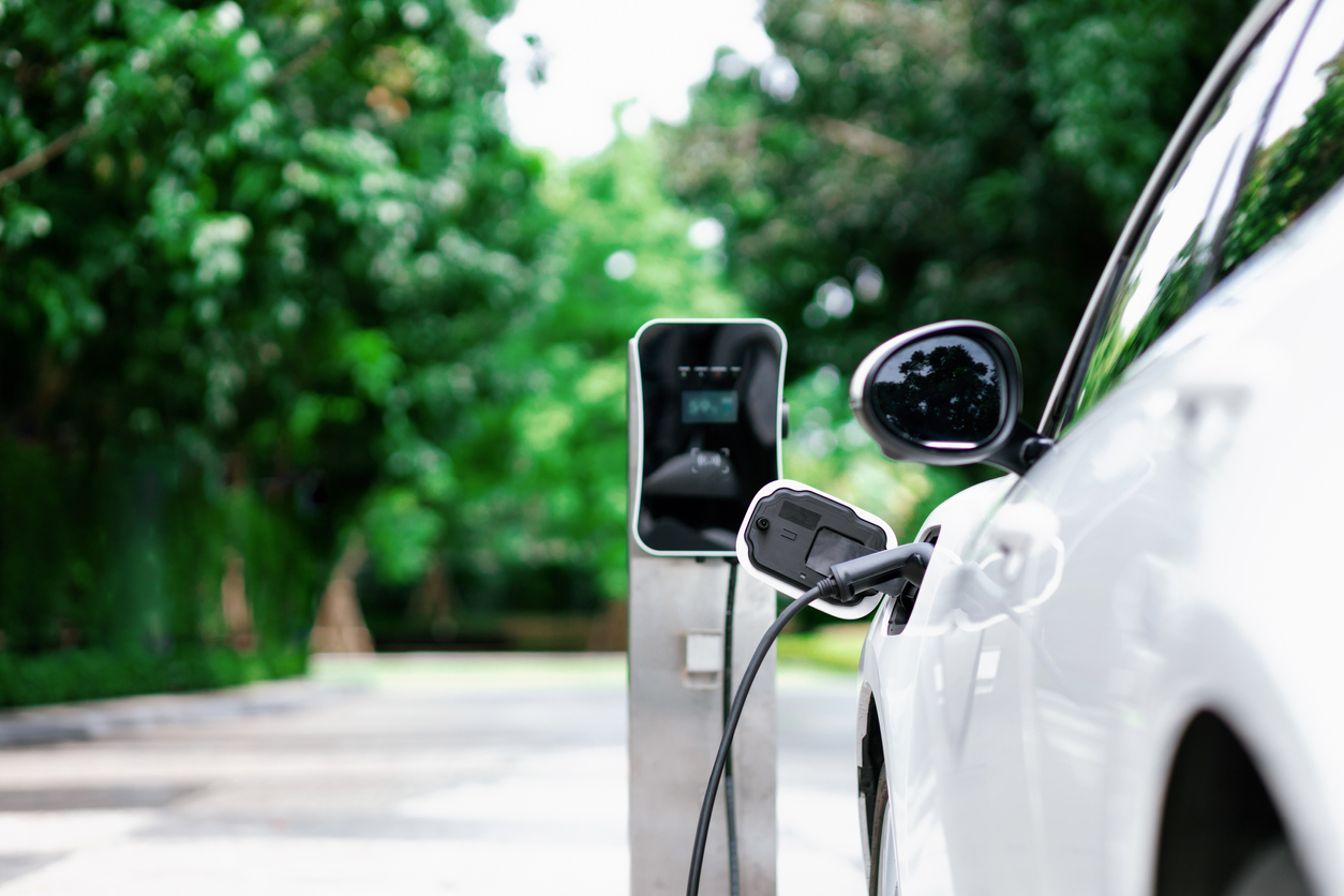 6 Essential Tips for Electric Car Maintenance